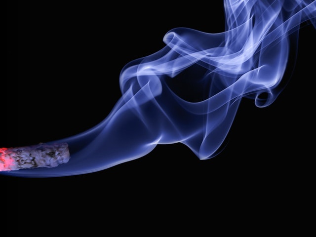 Rök från en cigarett